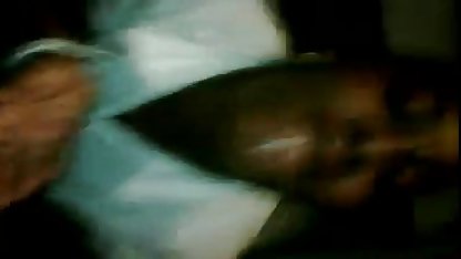 Busty valentine sex frei hd nappi saugen einen großen harten Schwanz