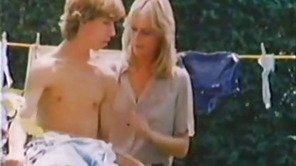 Ruhige japanische teen Yuri gibt einen weißen Mann zu gratis haarige frauen genießen Ihre kleine pussy - Japan-cover