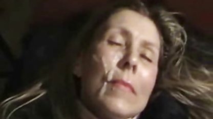 Petite teen Dolly liebt ihn, ein wenig rau dreier sex free und hart 15000